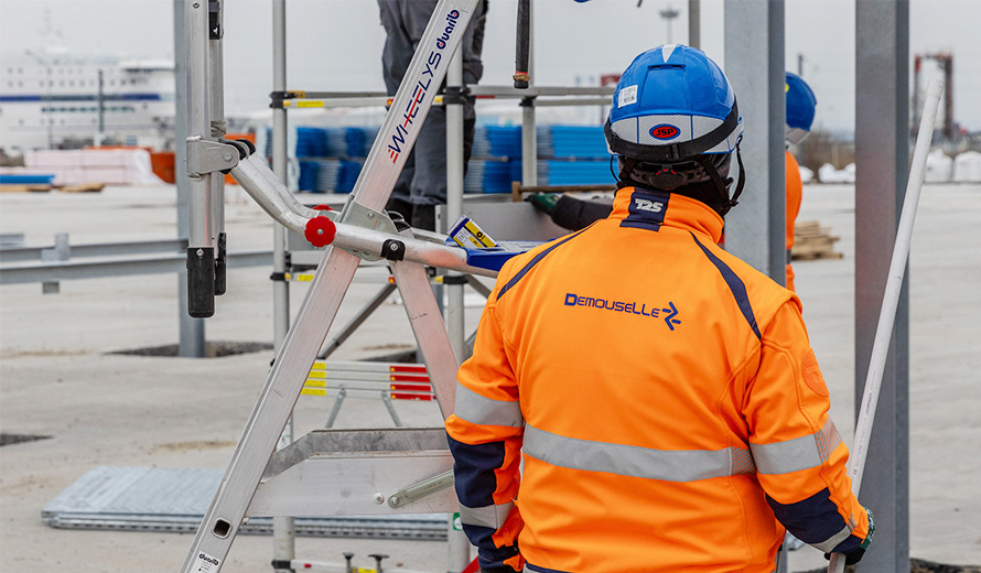 demouselle personnel sur chantier