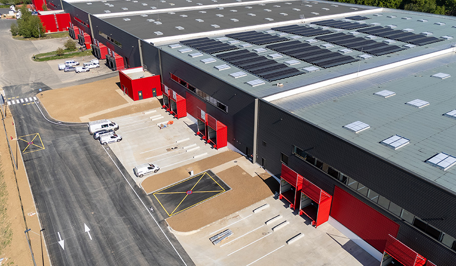quai de déchargement extérieur plateforme logistique réalisée par demouselle tertiaire
